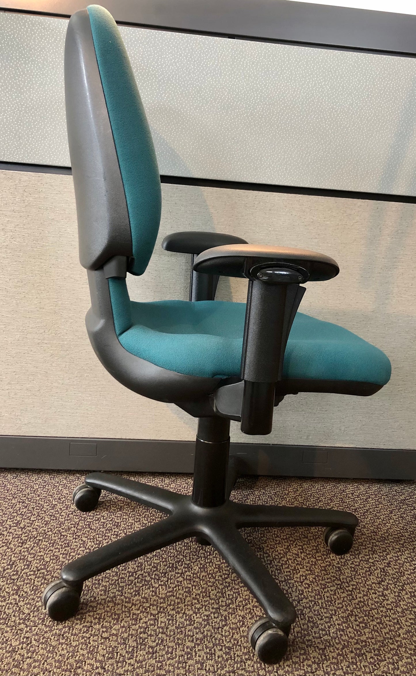 Used Steelcase Criterion Task Chair with Arms - Green Upholstery