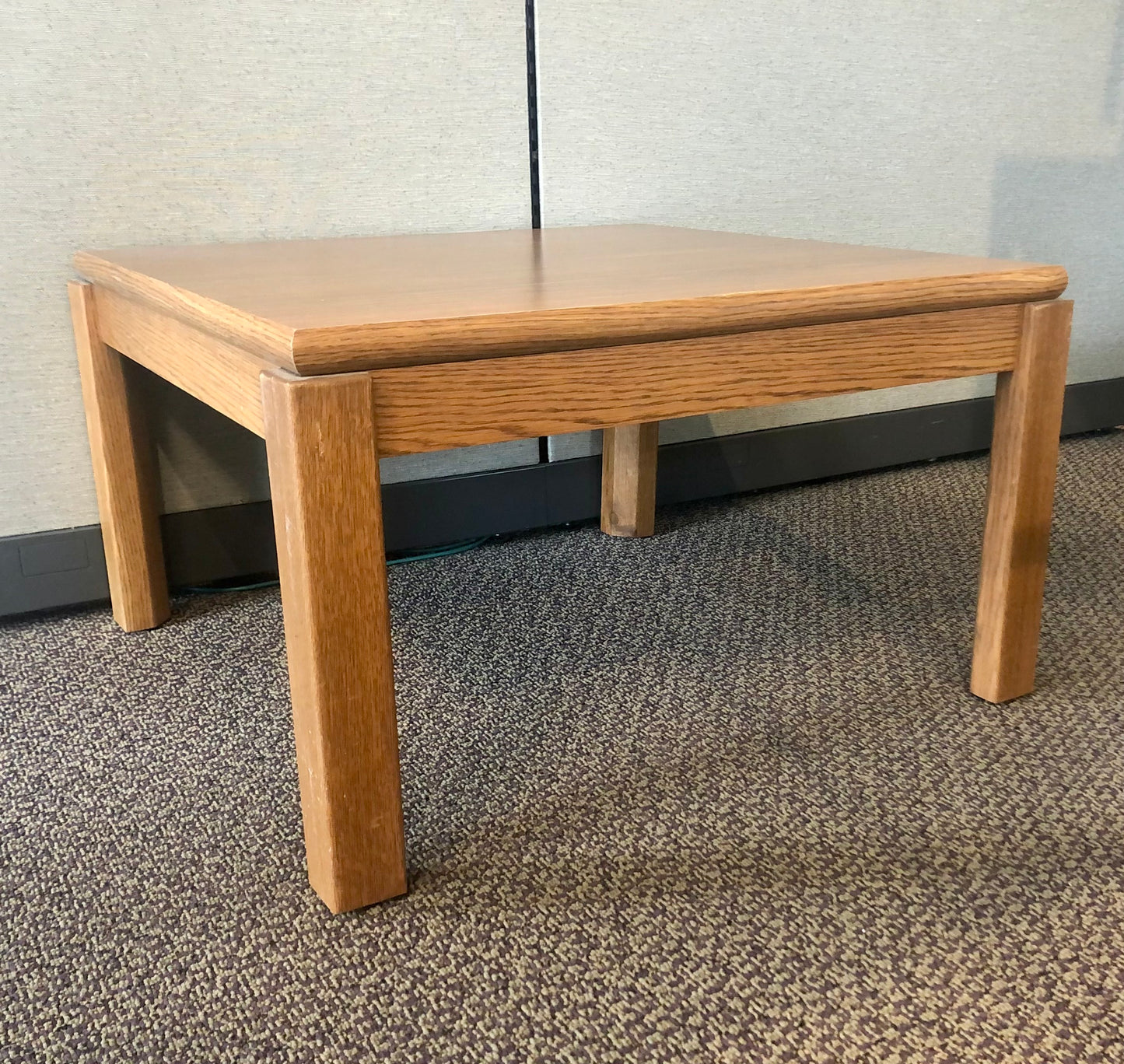 Used 27"W x 27"D End Table - Oak Laminate